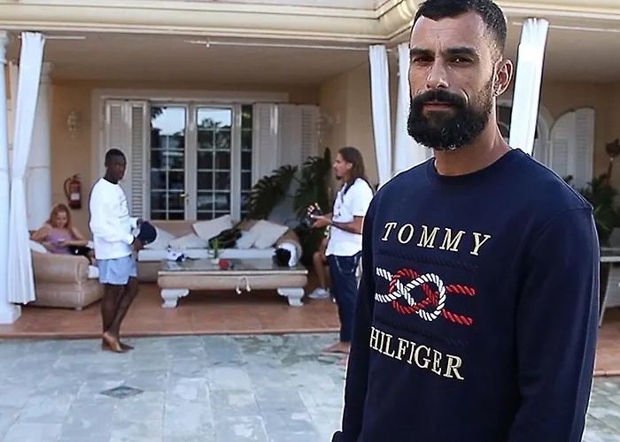 Apartament Bayside Concha House - Beachfront Oasis With Heated Pool Playa Honda (Lanzarote)