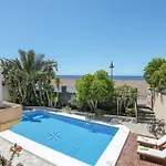 Apartment Bayside Concha House - Beachfront Oasis With Heated Pool Playa Honda (Lanzarote)