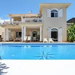 Bayside Concha House - Beachfront Oasis With Heated Pool Playa Honda (Lanzarote)
