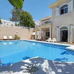 Bayside Concha House - Beachfront Oasis With Heated Pool