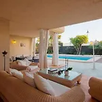 Apartamento Bayside Concha House - Beachfront Oasis With Heated Pool *