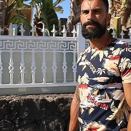 Bayside Concha House - Beachfront Oasis With Heated Pool Playa Honda (Lanzarote)