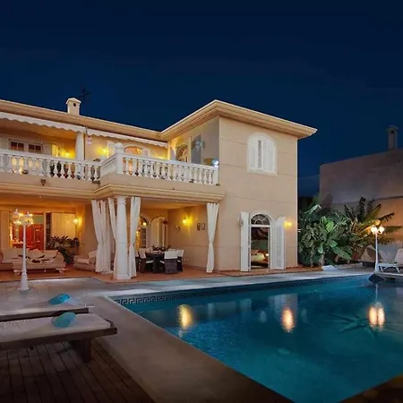 La Concha Beachfront Heated Pool Apartman