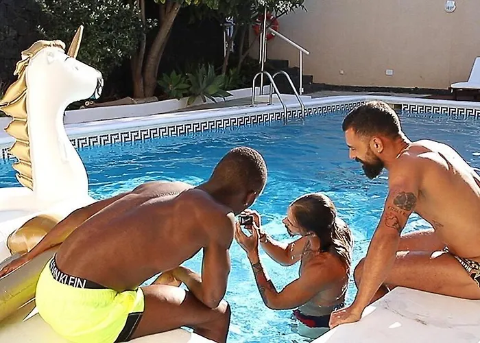 Bayside Concha House - Beachfront Oasis With Heated Pool Lejlighed *