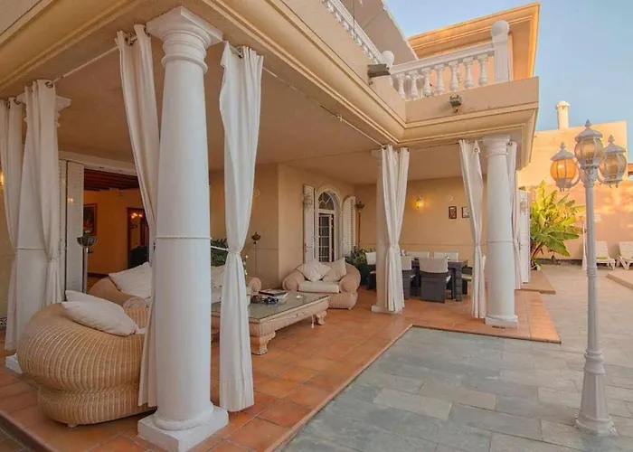 Bayside Concha House - Beachfront Oasis With Heated Pool Lejlighed Playa Honda (Lanzarote)