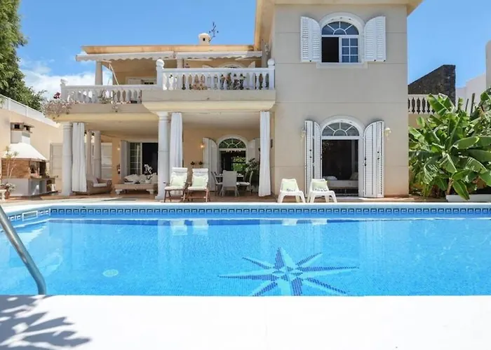 Bayside Concha House - Beachfront Oasis With Heated Pool * Playa Honda (Lanzarote)