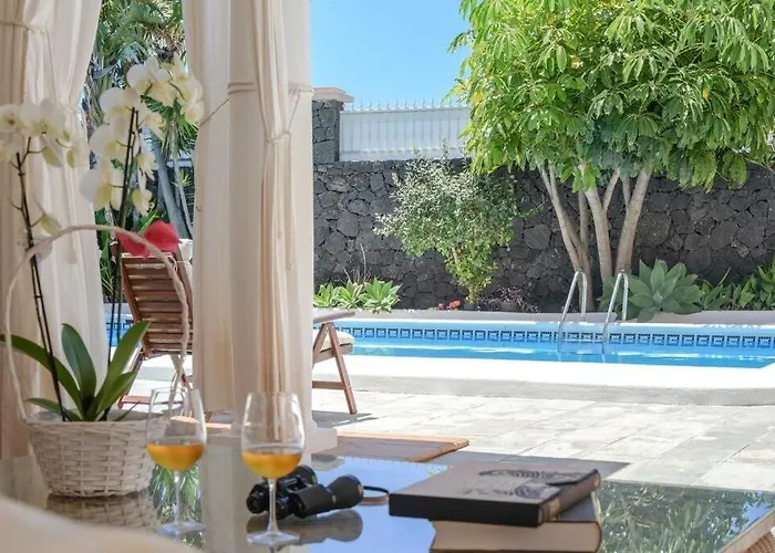 Bayside Concha House - Beachfront Oasis With Heated Pool