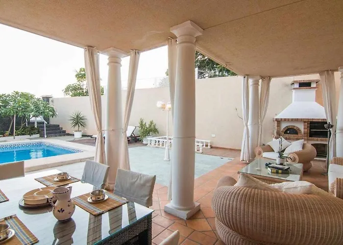 Bayside Concha House - Beachfront Oasis With Heated Pool 아파트